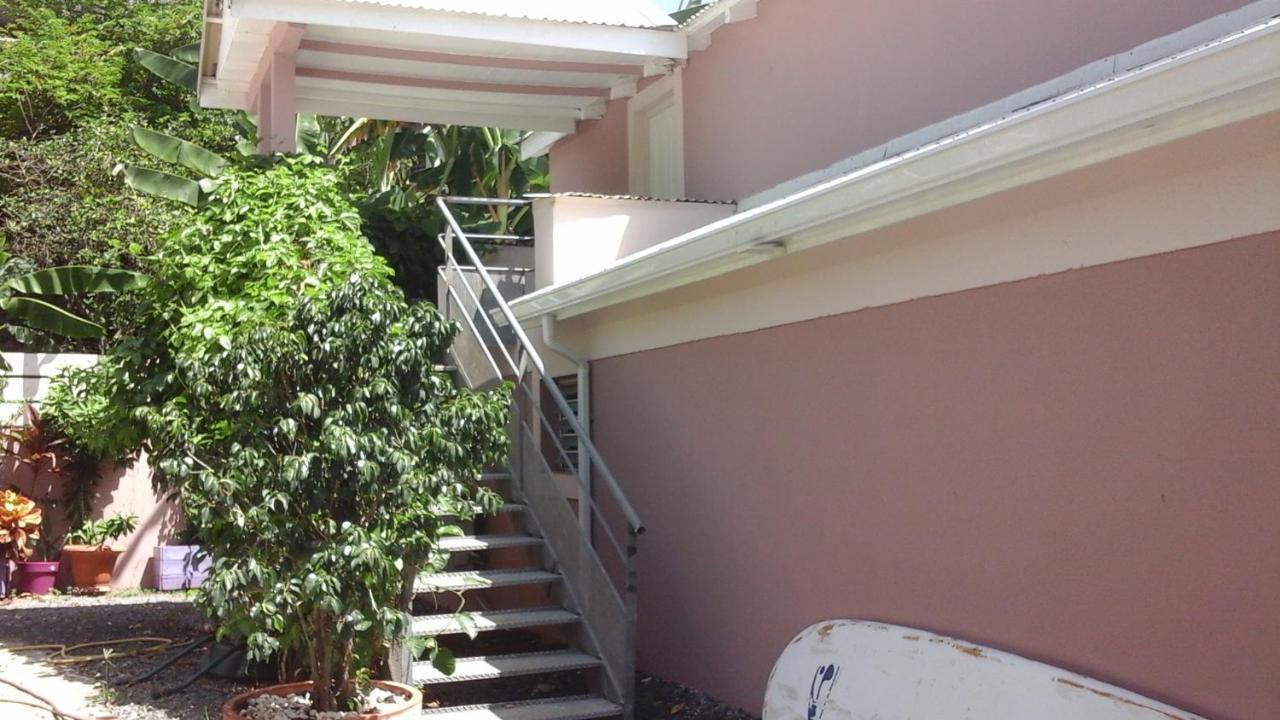 Appartement Les Pieds Dans L'Eau Le Gosier  Exterior photo