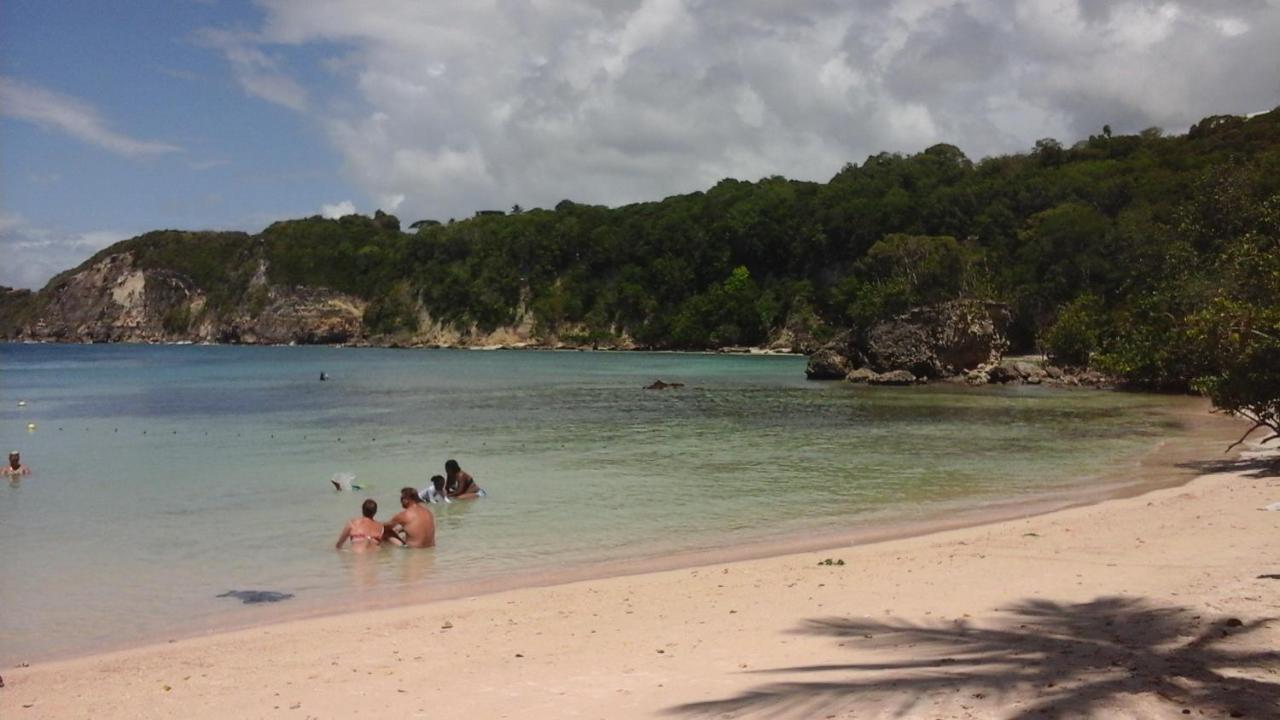Appartement Les Pieds Dans L'Eau Le Gosier  Exterior photo